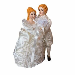 Bridgerton Style Korean Porcelain Bride and Groom Music Ornament/Wedding-Motion